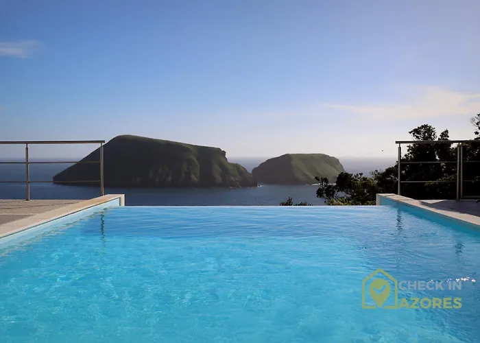 Casa de Férias Casa Na Serretinha Com Piscina E Vista Ilheus Angra do Heroísmo