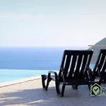 Casa Na Serretinha Com Piscina E Vista Ilheus * Angra do Heroismo