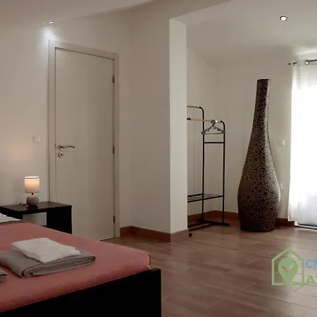 Casa Na Serretinha Com Piscina E Vista Ilheus Angra do Heroísmo